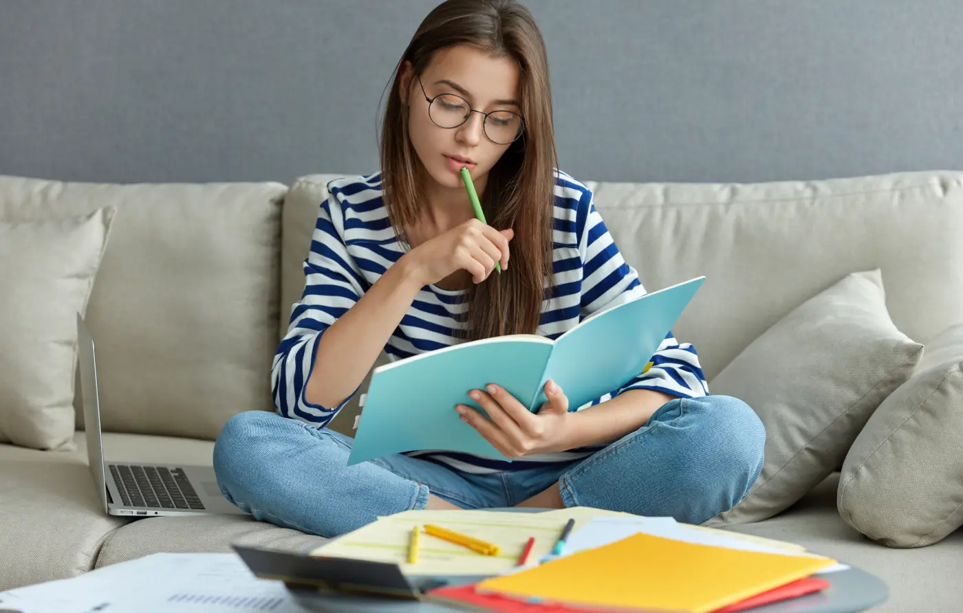 25 Phrasal Verbs with Put: Guide on How to Use